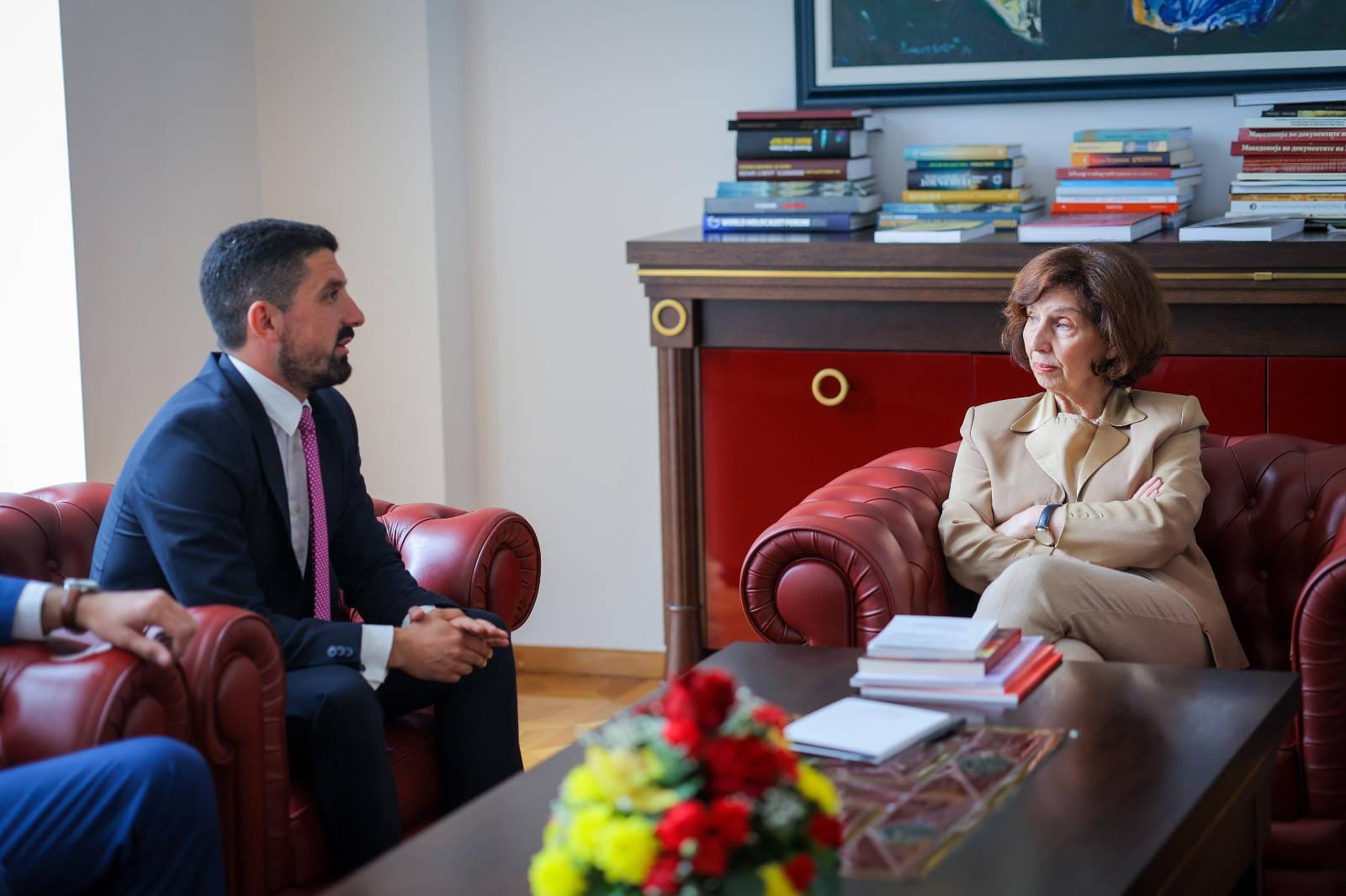 Сиљановска-Давкова прими претставници на влашката заедница