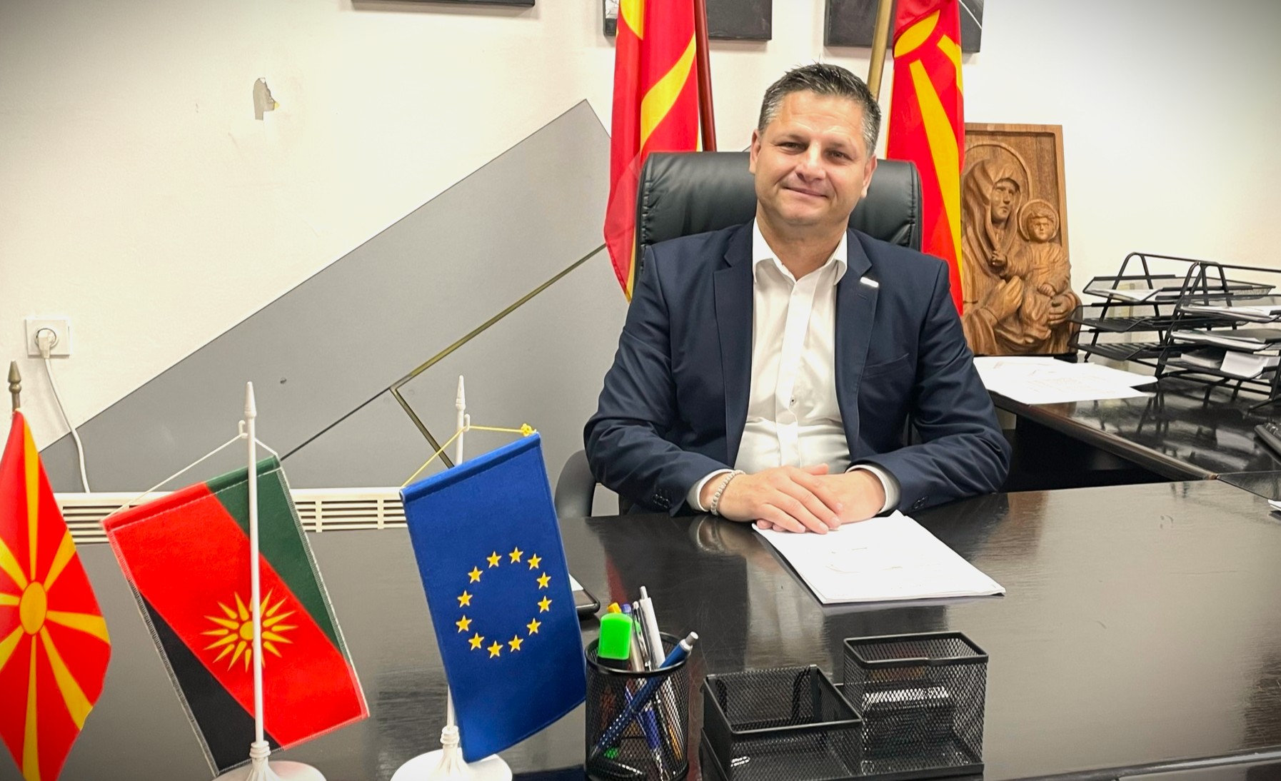 ИНТЕРВЈУ: ГРАДОНАЧАЛНИК КОЈ ГИ ИСПОЛНУВА ВЕТУВАЊАТА Димчо Атанасовски најавува пролетна градежна офанзива во Македонска Каменица