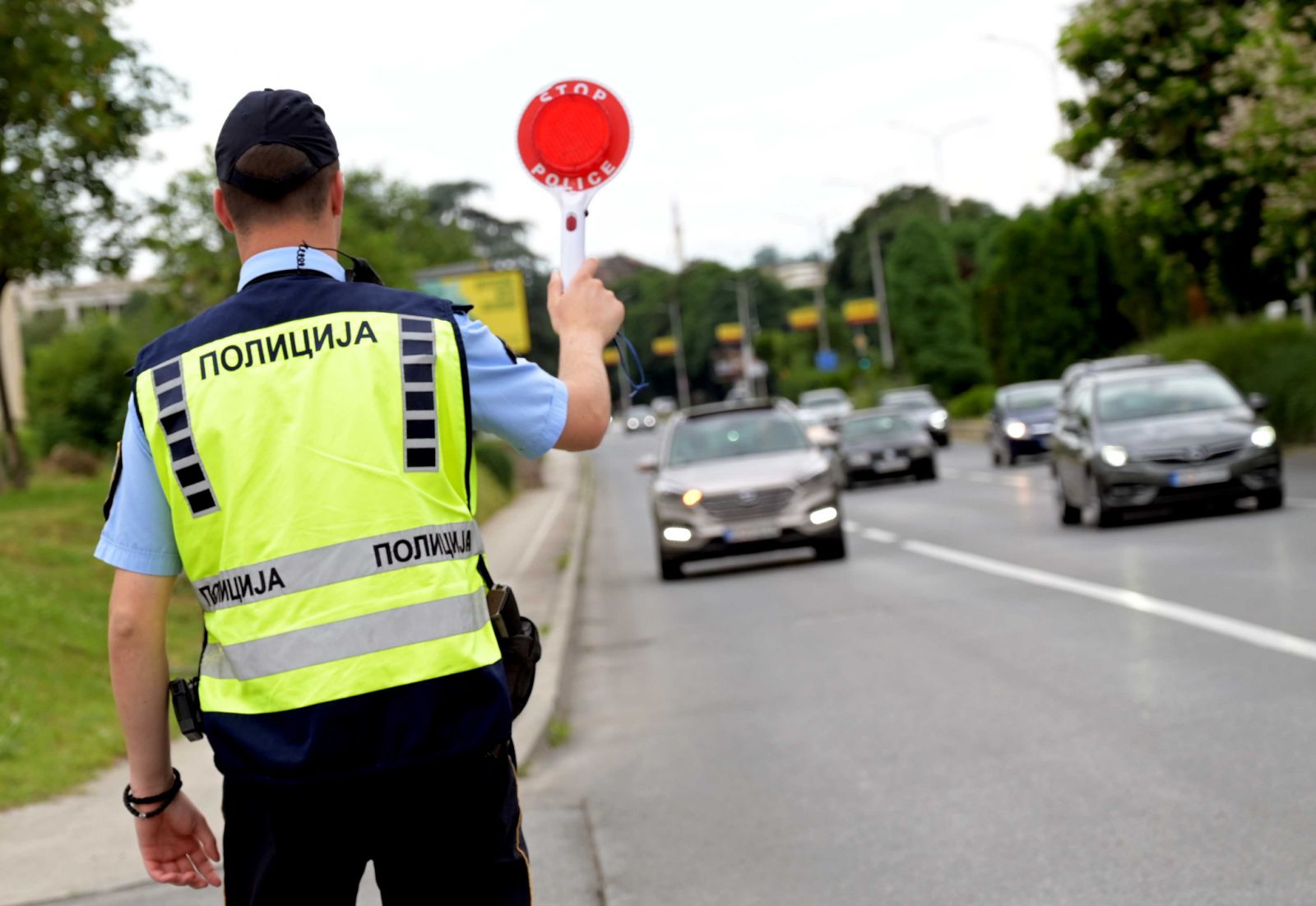 Полицијата во Македонија изминатиот викенд напиша 1077 казни