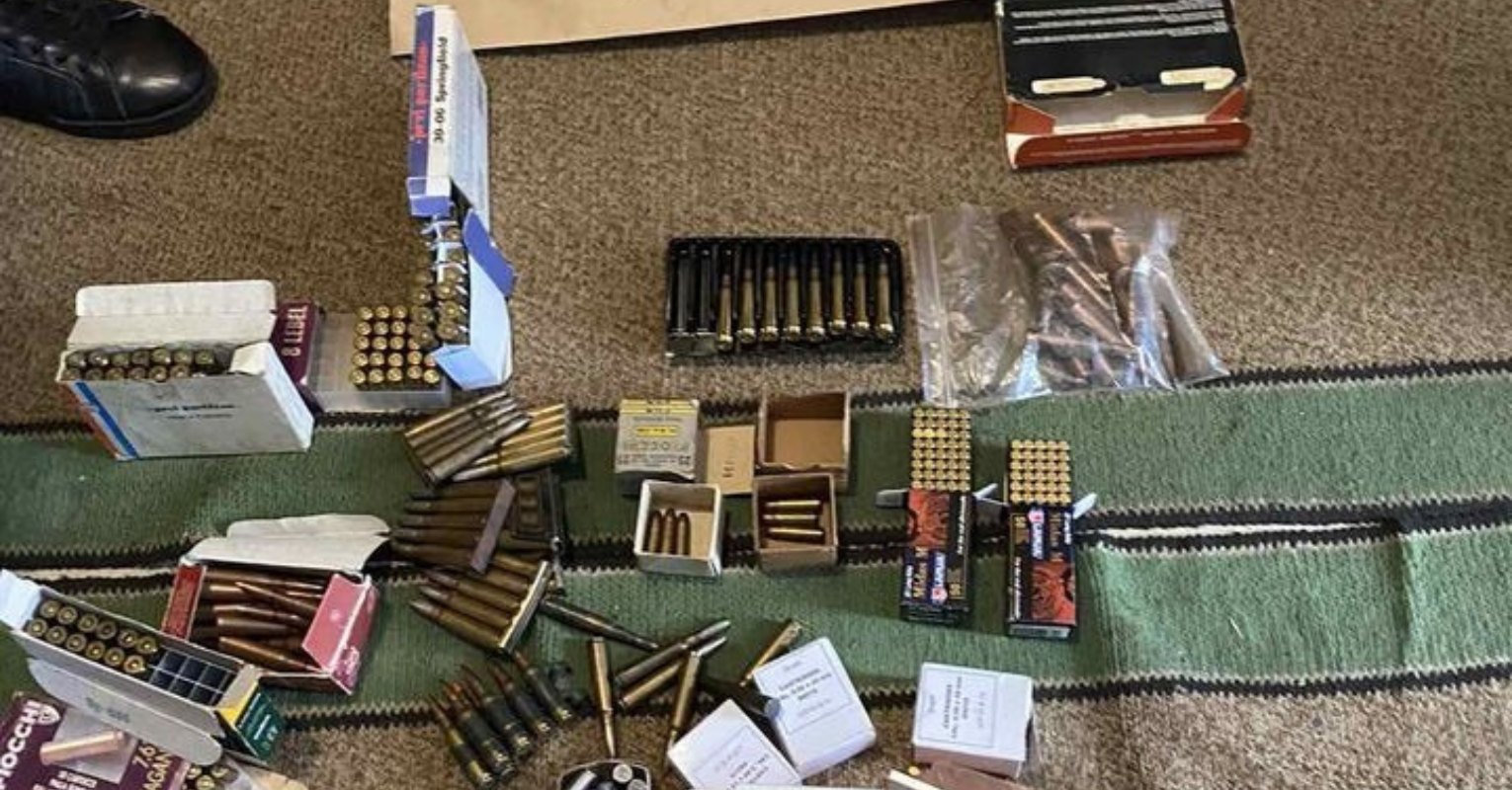 Претрес во демирхисарско, пронајдени оружје и муниција, приведено едно лице