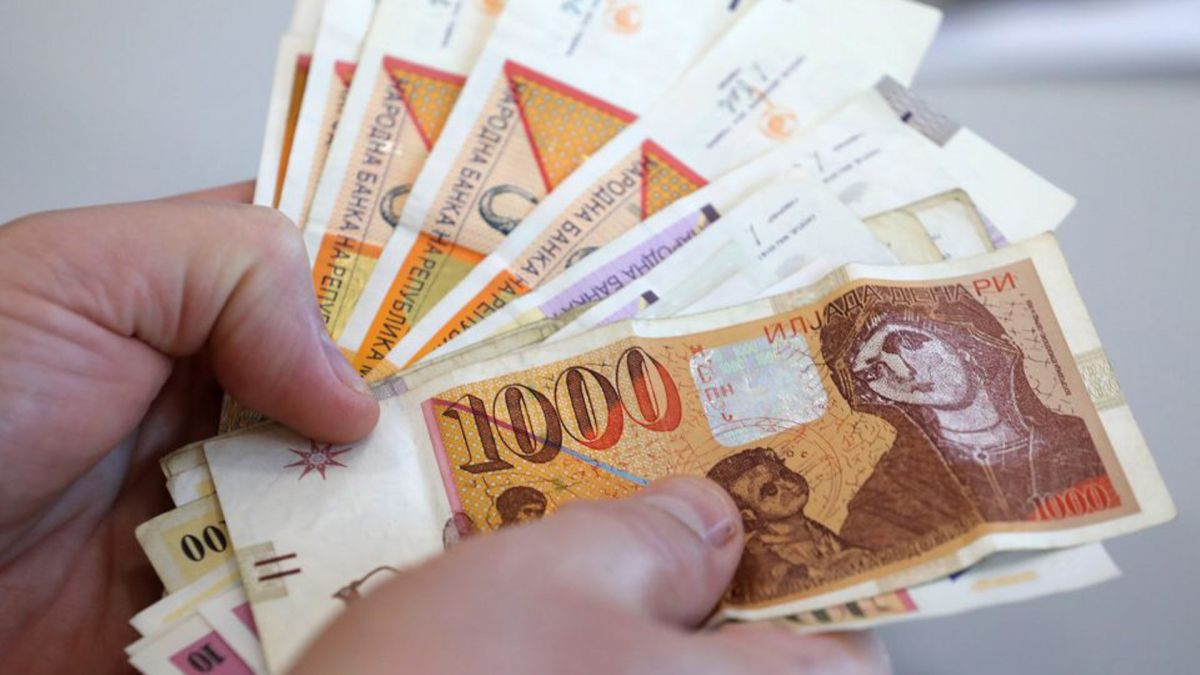 Го следеле од менувачница, го нападнале, па му ги украле парите