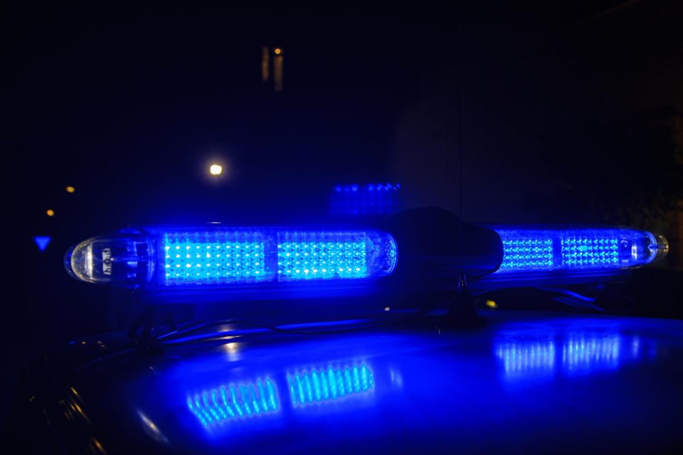 Жена заедно со својот син од првиот брак, го убилa вонбрачниот партнер: Соседите слушнале расправија, па повикале полиција