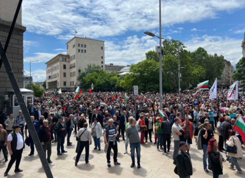 Бугарите го кренаа гласот: Сиромашните се плашат дека ќе станат уште посиромашни