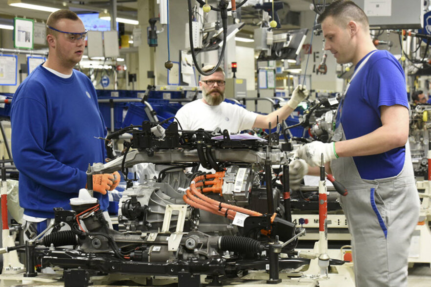 Германскиот гигант започнува со штедење: 20.000 работници се согласија доброволно да си заминат