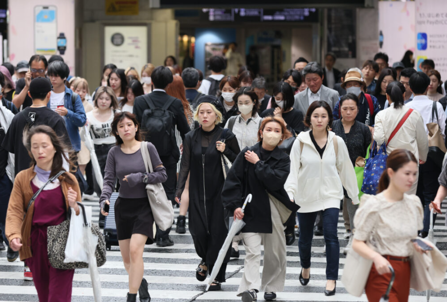 Бројот на новороденчиња во Јапонија во 2024 година за првпат падна под 700.000