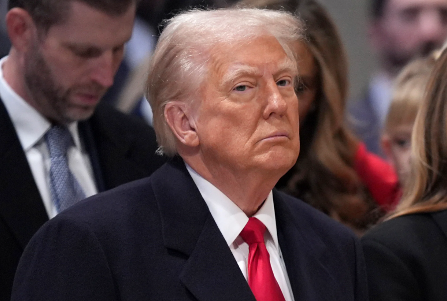 Трамп со нова забрана: Државјани од 12 земји нема да можат да патуваат во САД