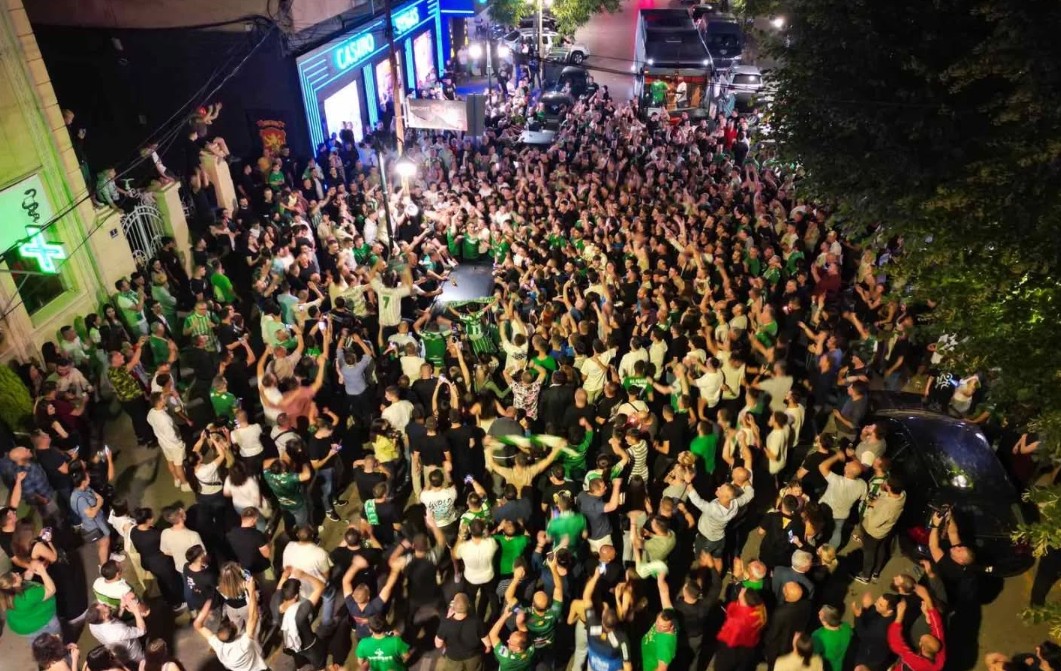 Навивачите во Битола до зори ја славеа шампионската титула