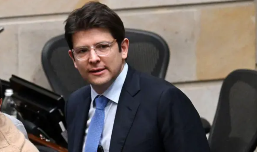 Колумбискиот претседателски кандидат застрелан во глава за време на митинг