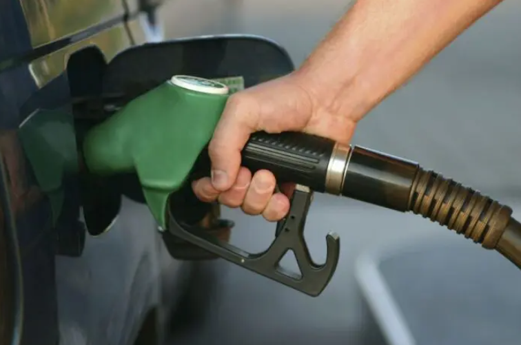 Дизелот поскапува: Ова се новите цени на горивата во Македонија