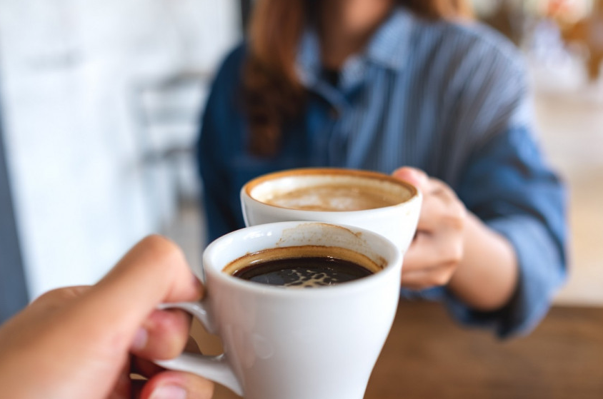 Додајте ја оваа состојка во утринското кафе – цревата ќе ви бидат благодарни