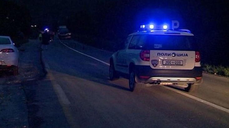 Тешка сообраќајна несреќа во битолско: 17 годишна девојка повредена откако со моторцикл удрила во паркирано возило