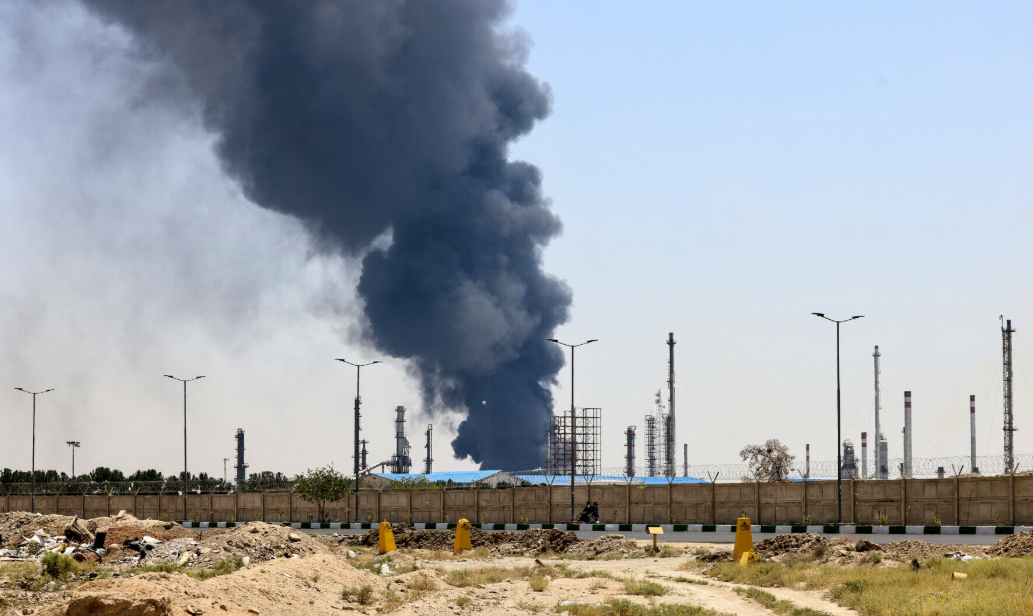 Светските медиуми тврдат: Во тек е голем израелски напад врз Техеран