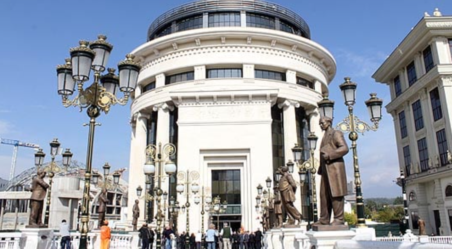 Лишен од слобода велешанец кој нападна девојче и полициски службеници, предложен притвор