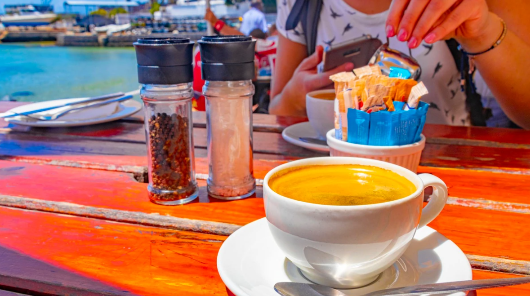 [ФОТО] Кога ја добил сметката за кафе и вода во кафуле покрај море во Хрватска, гостин имал само едно прашање: “ДАЛИ Е ОВА НОРМАЛНО?”