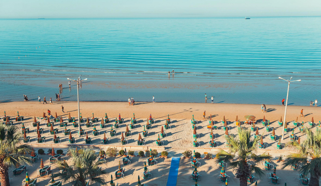 Ова е најевтиното место за летување на Балканот – ги има најубавите плажи, а одморот нема да ве чини повеќе од 300 евра