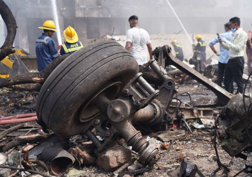 Се појавија нови индиции за падот на авионот „Боинг 787“ на Ер Индија: Двата мотора откажале веднаш по полетувањето