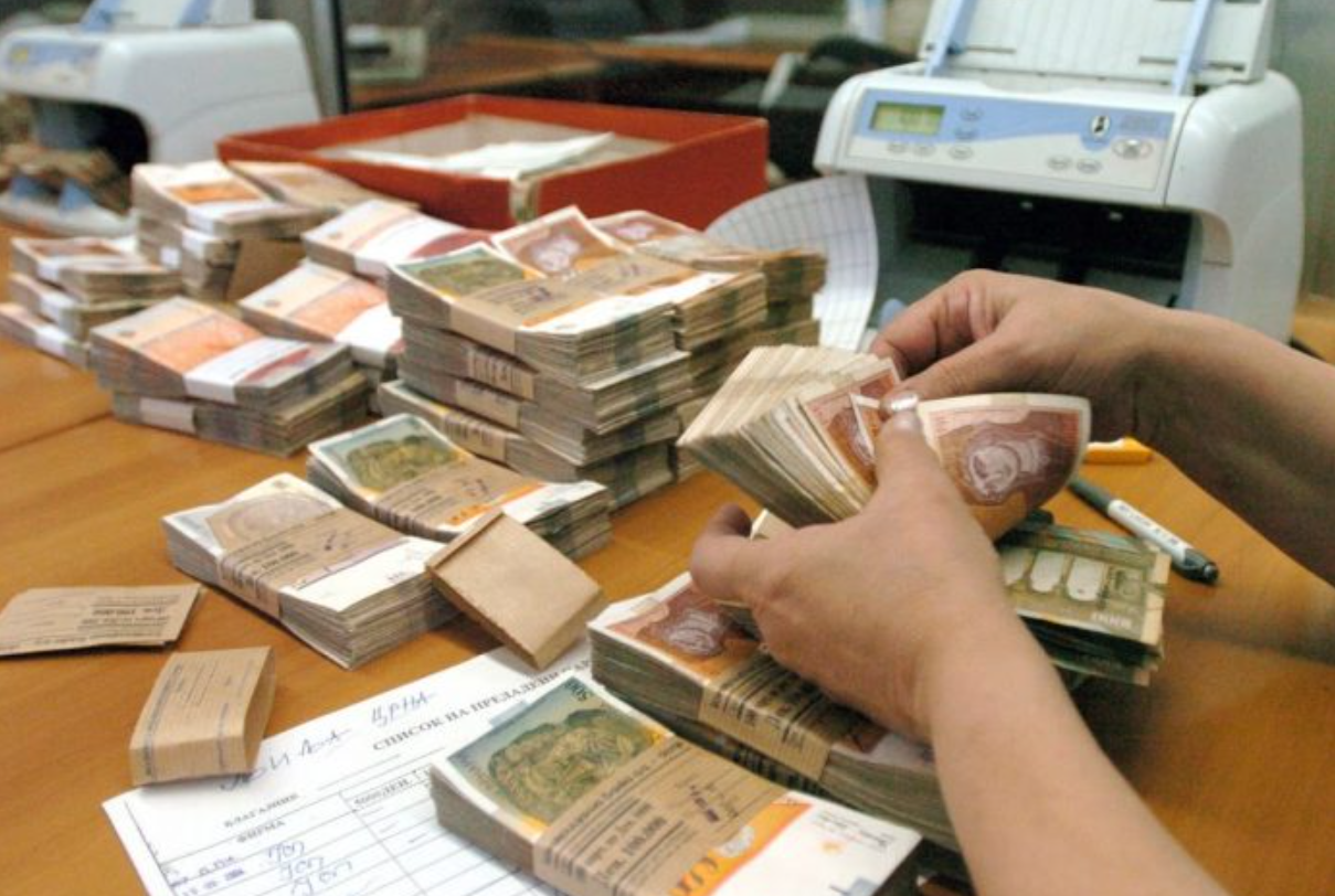 Граѓаните должат над 4,2 милијарди евра – најмногу за потрошувачки и станбени кредити