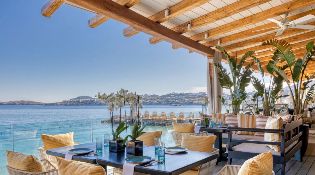 Сè почеста појава во европските ресторани: Ново правило што нема да ви се допадне – огромен трошок за туристите