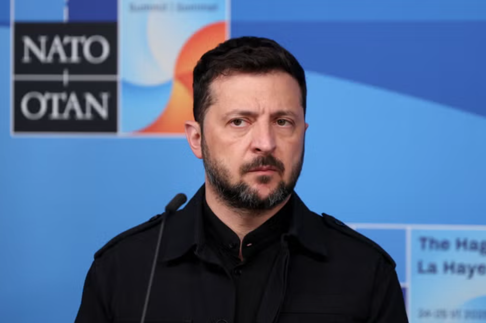 Зеленски од страв си ја научи својата лекција? Погледнете како се појави на самитот на НАТО