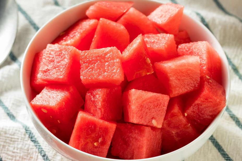 Ризик за здравјето за оваа група на луѓе: Еве зошто никако не смеете да јадете лубеница на празен стомак