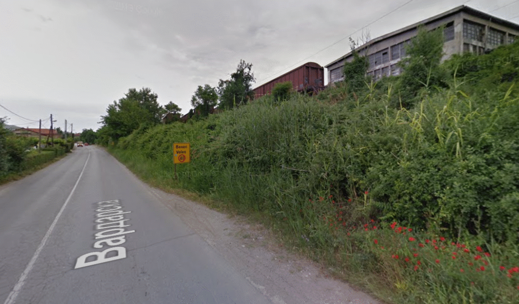 Млад Велешанец тешко повреден е во сообраќајка во Велес и ноќеска итно пренесен во Клинички центар Скопје