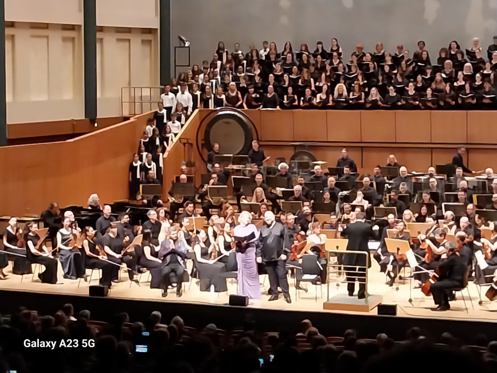 Вонземната Ана Дурловски и македонските филхармоничари блеснаа во Солун