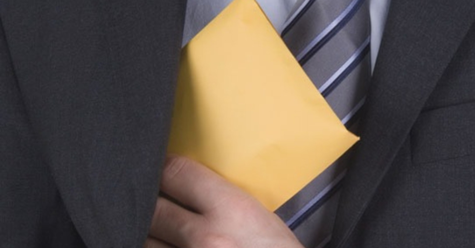 Претрес во дом на полициски службеник од СВР Тетово, правел злоупотреби со пријавувањето на странски државјани