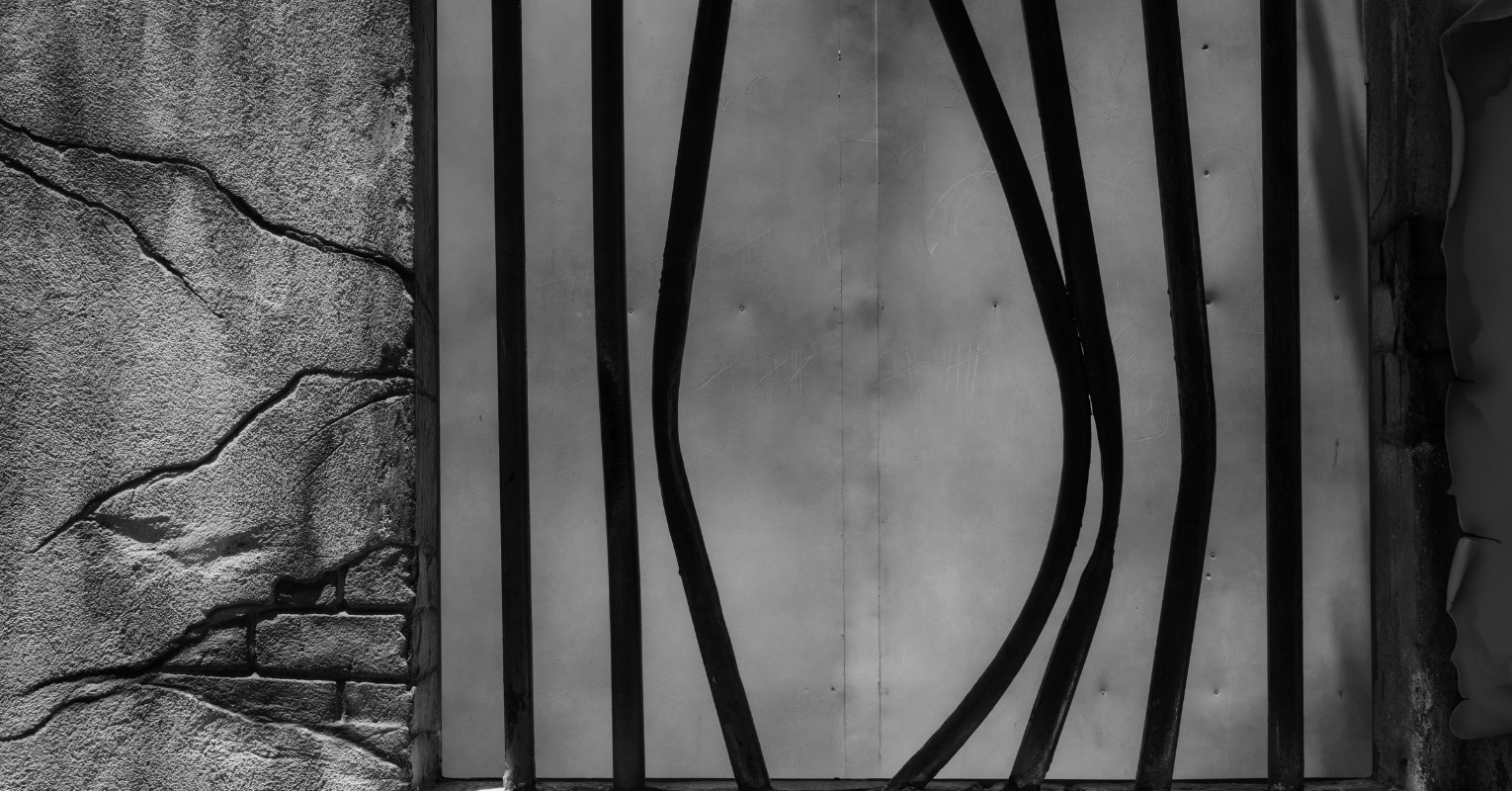 Лишени од слобода криминалци барани со потерници за затворски казни