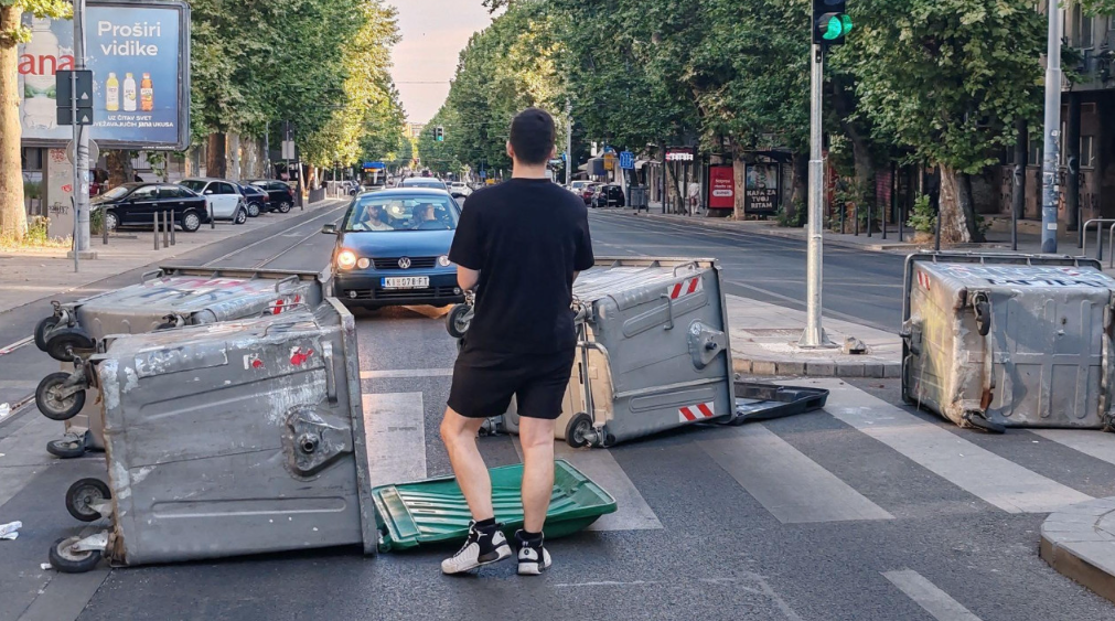 Хаосот во Белград се уште трае – еве што се случува таму во моментов