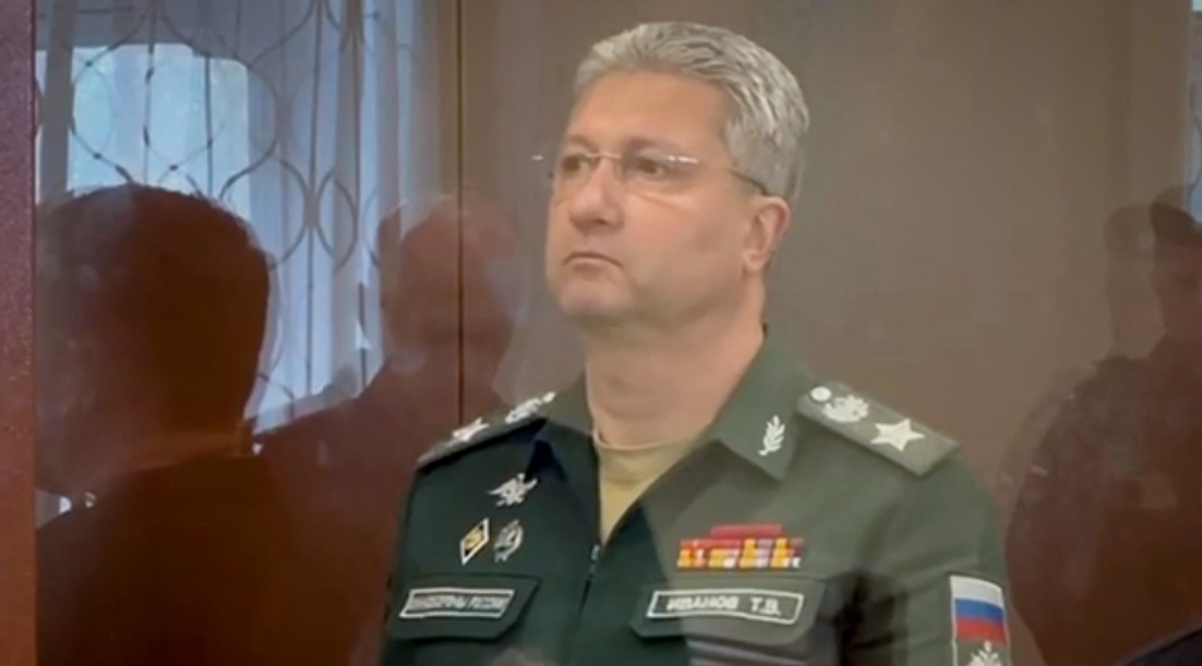 Поранешниот заменик министер за одбрана на Русија осуден на 13 години затвор поради корупција