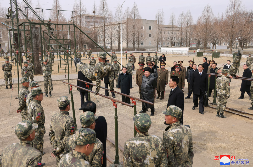 Украина алармира: Северна Кореја подготвува нов бран од 30.000 војници за Русија – што добиваат од Путин?