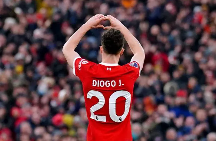 Ливерпул го повлекува дресот со број 20 во чест на трагично загинатиот Диого Жота