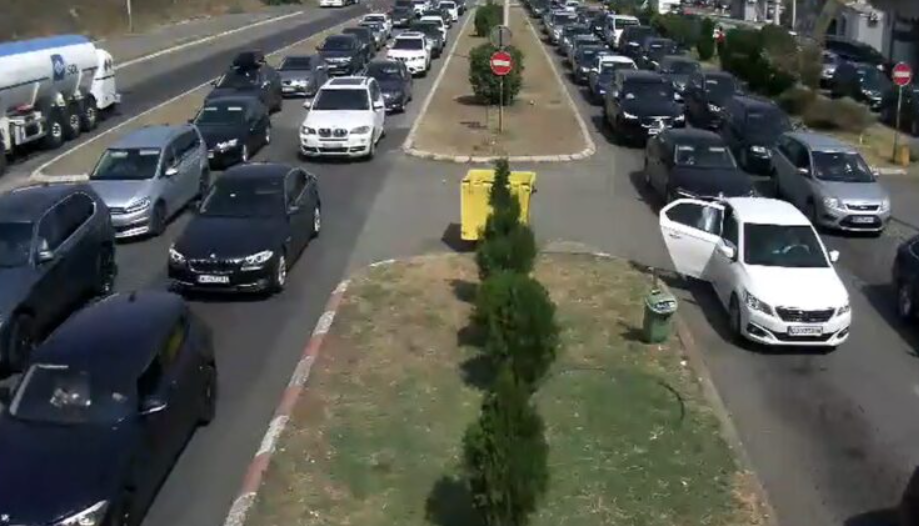 Важни информации за возачите во Македонија: Подгответе се за гужви, еве колку се чека за влез и излез од државата