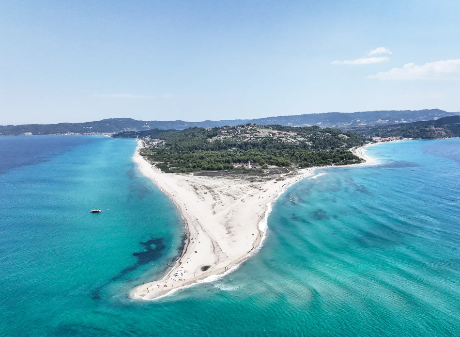 Иако изгледа како да сте во рајот, ова е најопасната плажа во Грција