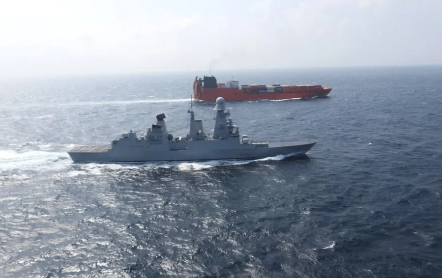 Трет напад за 24 часа: Грчки брод нападнат во Црвеното Море, исчезнати двајца морнари