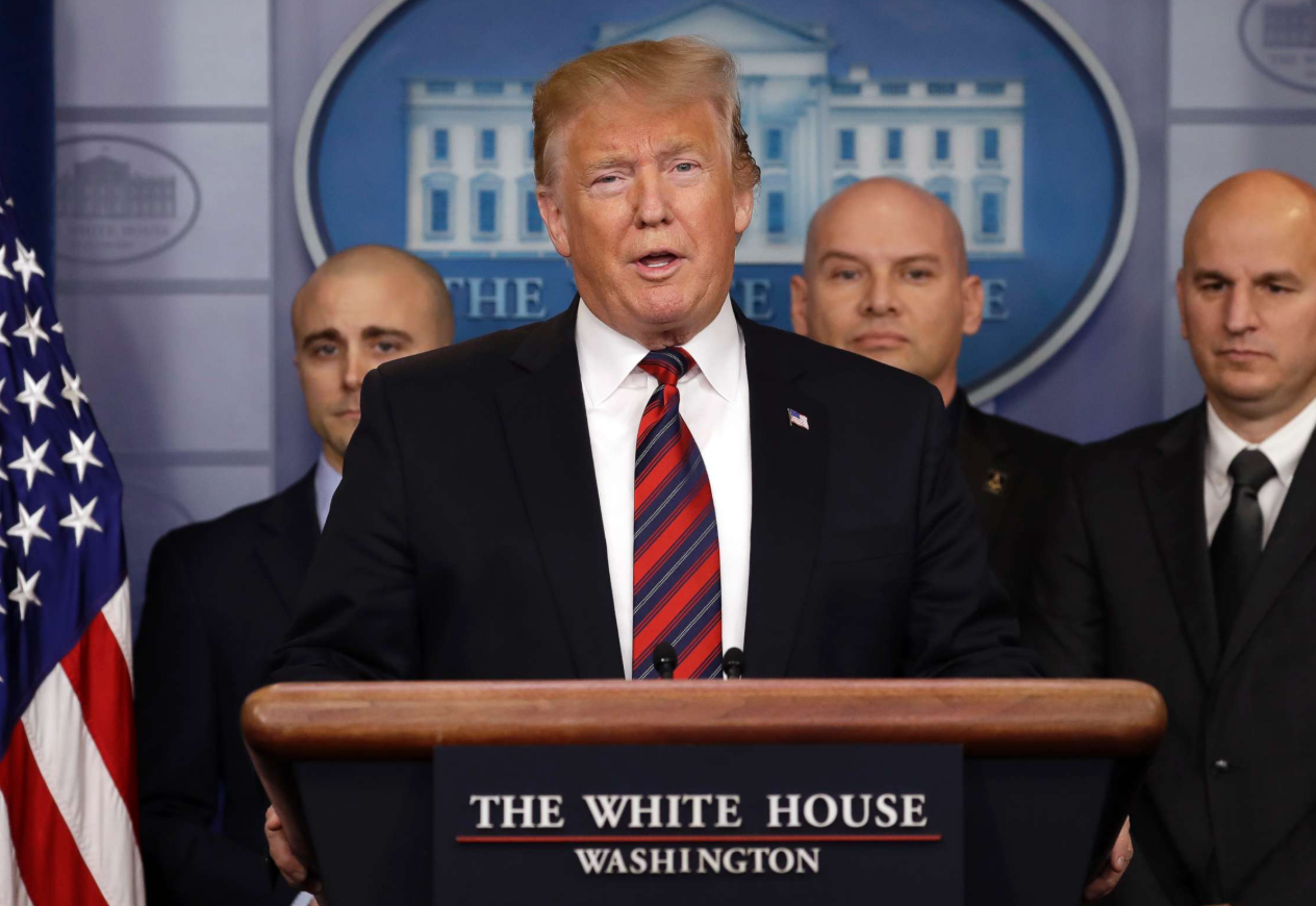 „Трамп не е најмоќниот човек во Белата куќа – ова е човекот кој стои позади секоја важна одлука на претседателот“