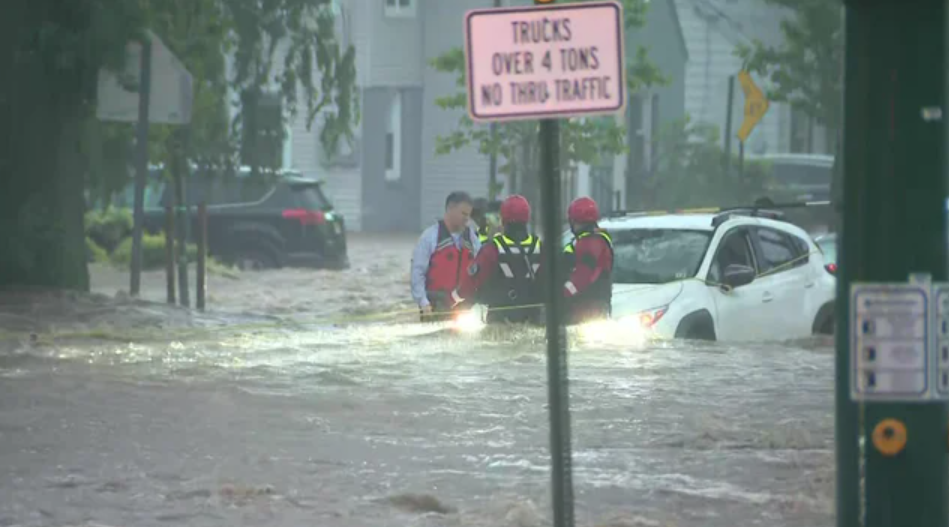 Страшно невреме го парализираше североистокот на САД – прогласена вонредна состојба