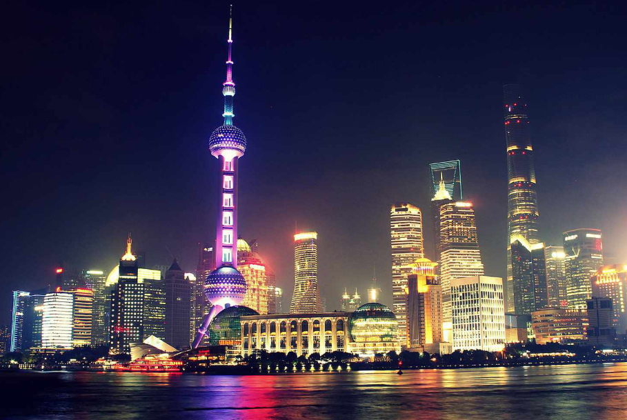 Ниту Америка може да го запре растот на Кина: Додека едните воведуваат царини, другите ги рушат сите економски рекорди