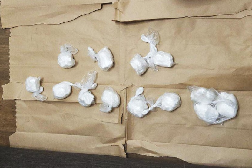 Претреси на три локации, едно лице е приведено: Шверцувале кокаин од Холандија во Македонија