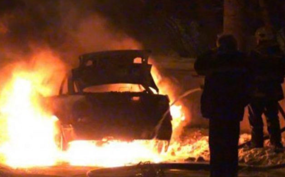 Три возила изгореа во пожар во Скопје