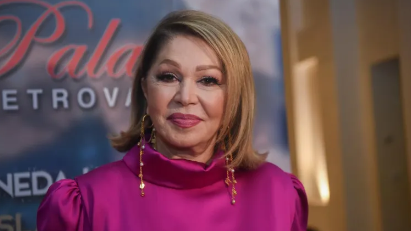 Неда Украден и на 75 години ги привлекува сите погледи кога ќе се појави на плажа – оваа жена не старее [ФОТО]