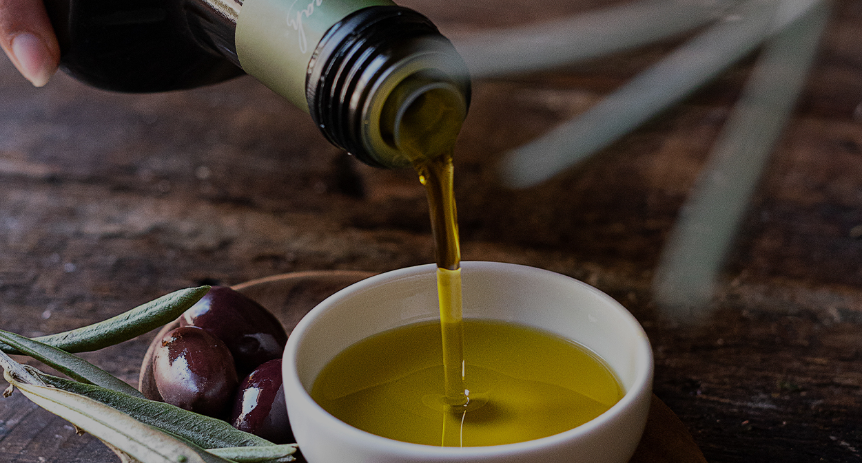 Еве како да препознаете вистинско маслиново масло: Не ѝ верувајте слепо на етикетата