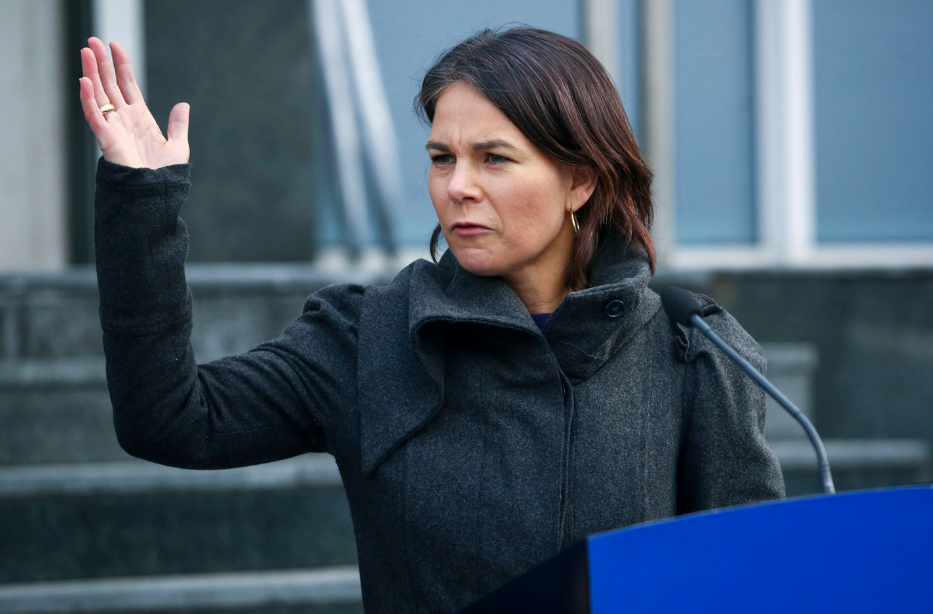 Над половина милион евра од буџетот за шминки: Еве која министерка најмногу се шминкала – трошела по 250 евра дневно