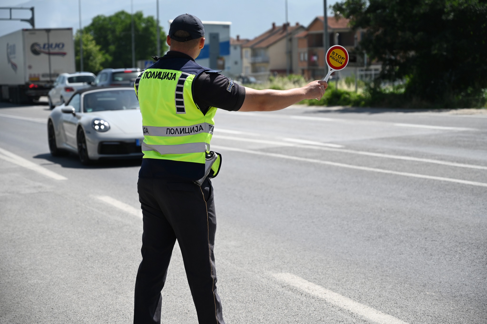 Приведена жителка на кичевско село, управувала возило со брзина од 107 км на час на место каде што дозволенатѕа брзина е 50 км на час