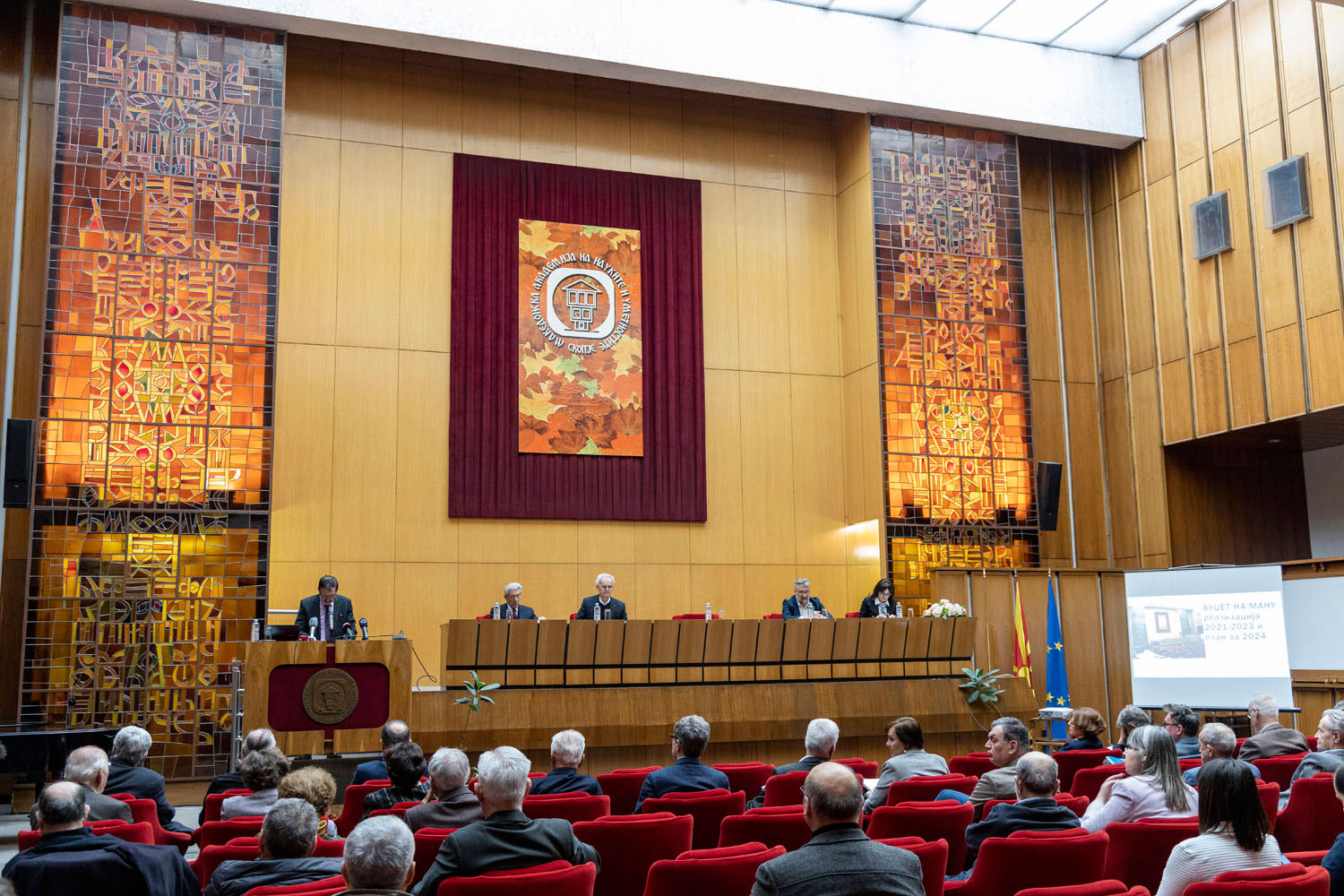 Не е новина МАНУ и научни институции да се трујат по роднински, пријателски, швалерски и други основи – реакција од историчар