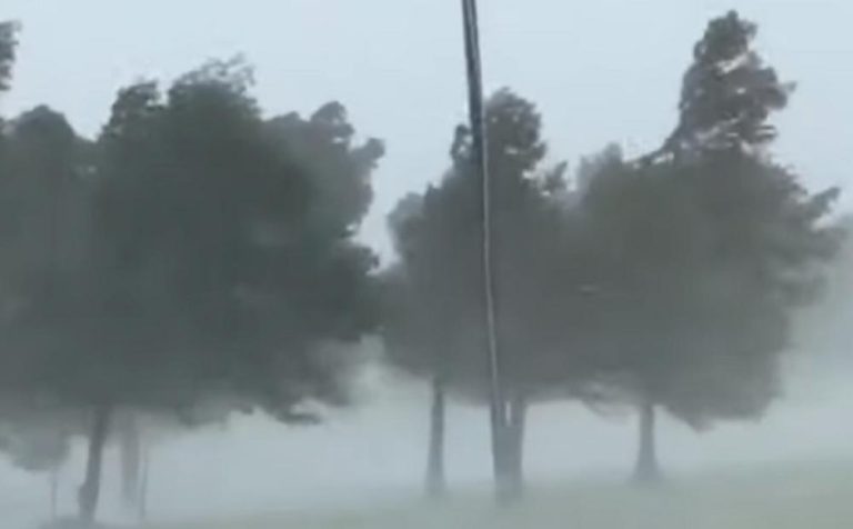 Страшна бура ја погоди Црна Гора: Соораќајот во прекин