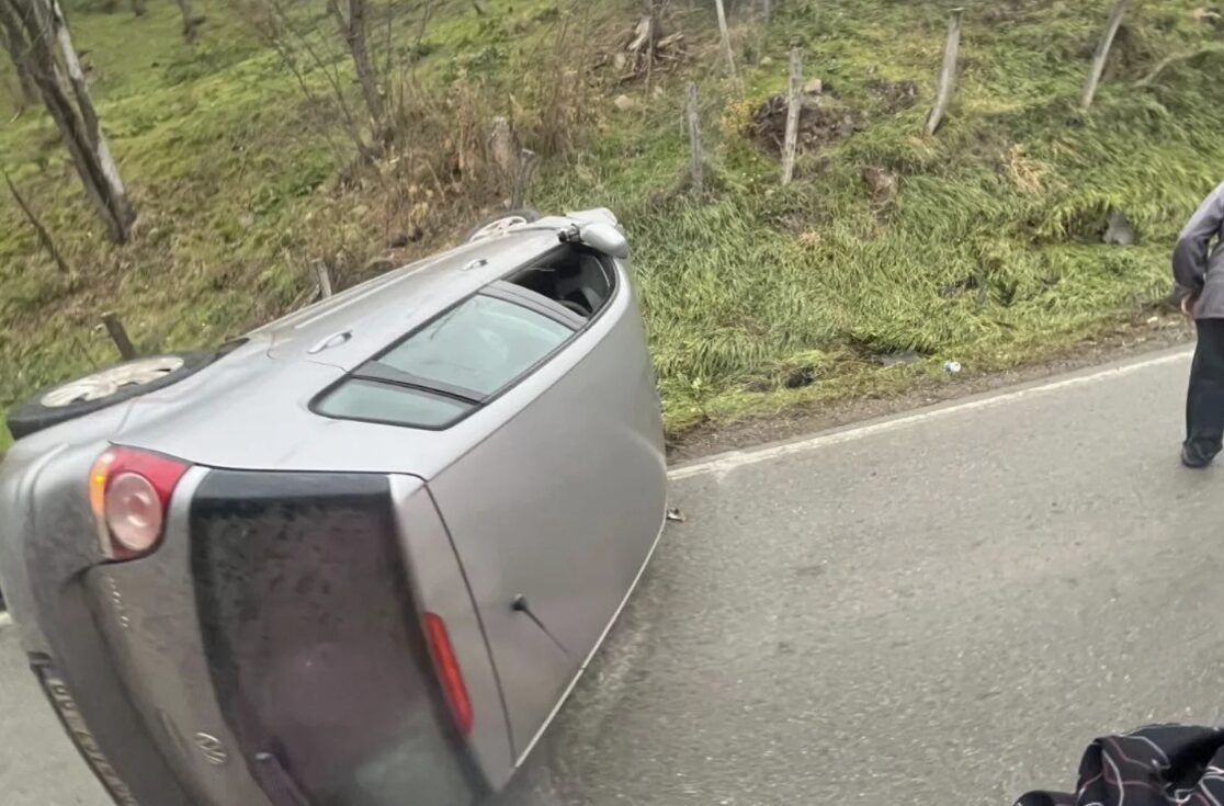 Повредени четири лица во сообраќајна несреќа на патот Гостивар-Кичево