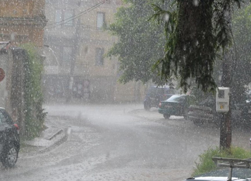 ПОДГОТВЕТЕ СЕ, ДОАЃА НЕВРЕМЕ: Еве каде во Македонија се очекува силно невреме со дожд и град