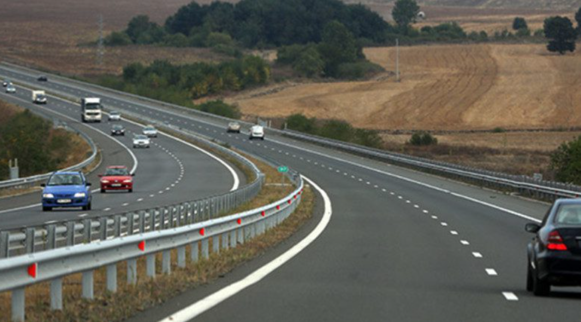 Важни информации за возачите во Македонија: Еве каква е состојбата на патиштата низ државава и каде се најголемите гужви