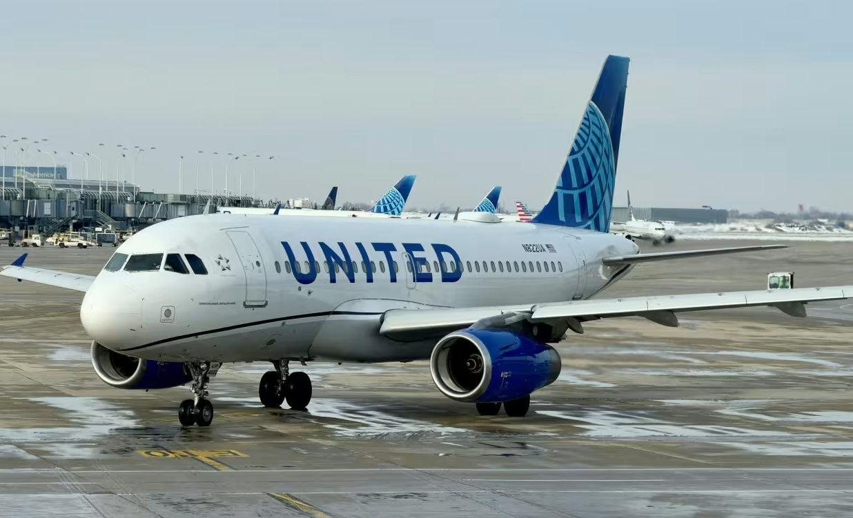 Технички дефект ја блокираше авио-компанијата United Airlines: Над 1.000 летови одложени во САД